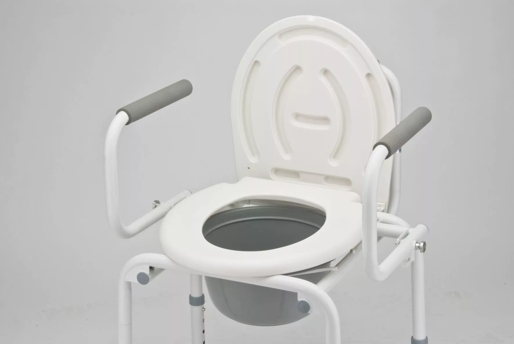 кресло туалет для пожилых людей медтехника